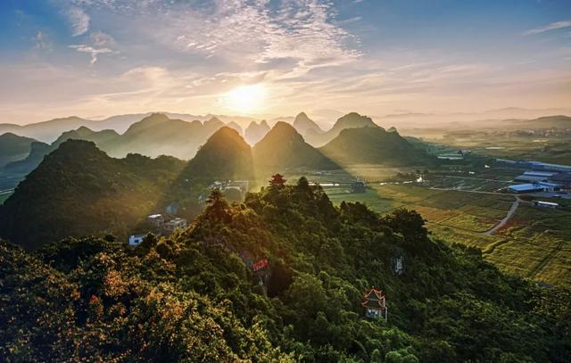 图源/南宁伊岭岩风景区