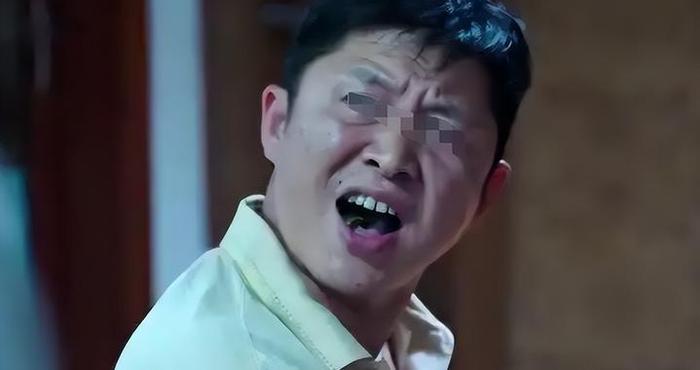 妻子被迫AA制20年,临终前将所有钱留给弟弟,丈夫生气大怒：凭什么
