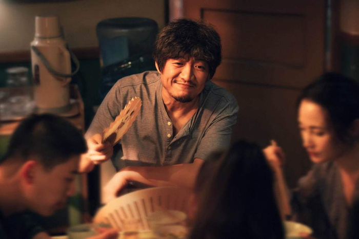 电影《独一无二》剧照，陈明昊饰演父亲