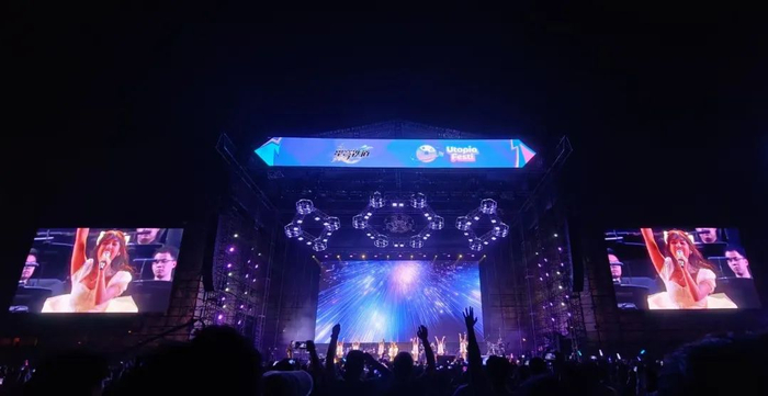 星铁的演出部分，“知更鸟”Chevy连唱了三首，比不久前的星铁Live上更多