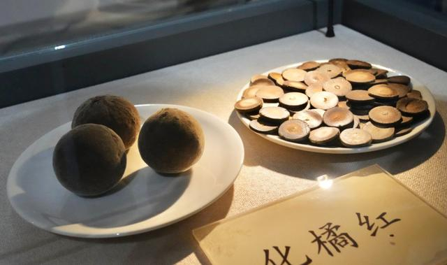 茂名化橘红及其切片。 澎湃新闻记者 王岱玉 图