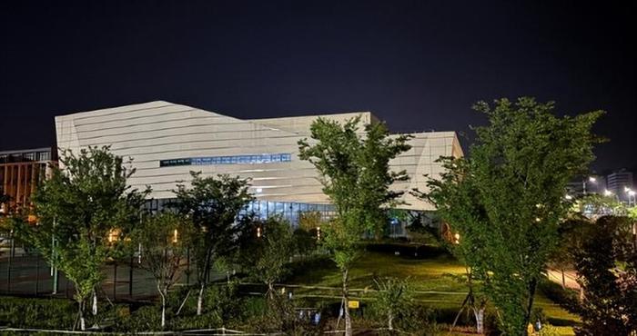 掉入化粪池遇难大学生今早下葬