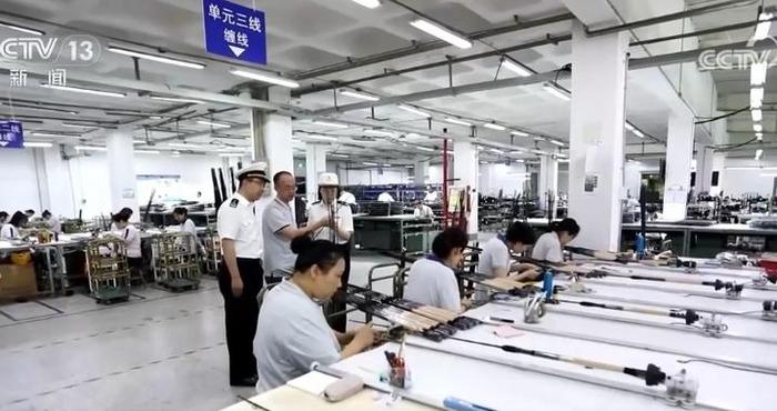 坚实制造业基础推动进出口持续增长 外贸企业以“新”为“帆”加速“出海”