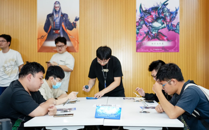 现场的“超凡世界”试玩是最为热门的项目