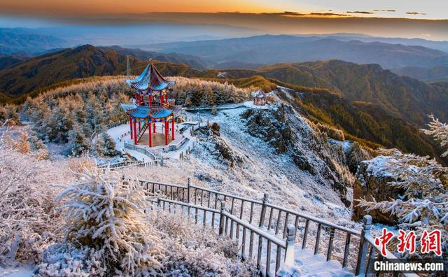 图为冬日苏木山。张永宝 摄