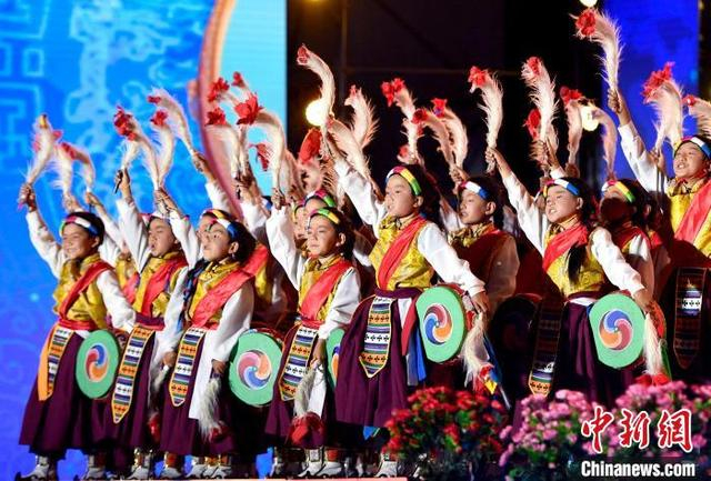 图为“六一”少儿文艺汇演现场。李林 摄