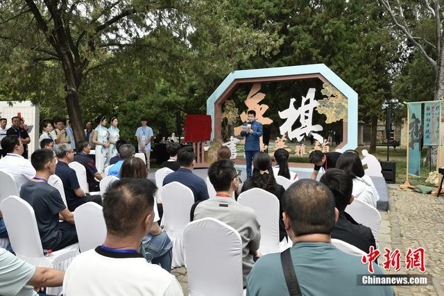 图为2025年度象棋文字书法作品文化活动现场。韦俊龙 摄