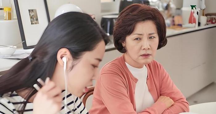 一句很好笑的话：婆婆没有义务伺候儿媳妇坐月子，也没义务带孙辈