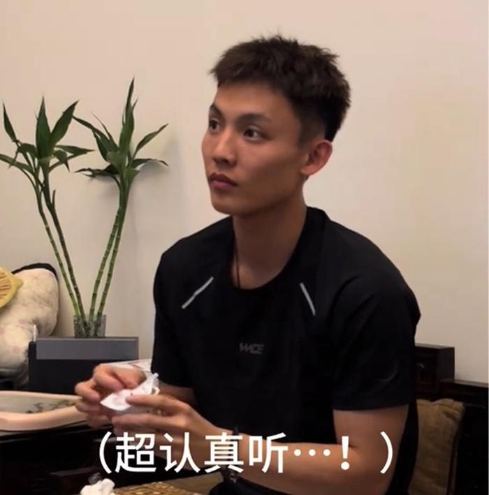 杜锋压迫感无处不在？徐杰看直播紧张搓手
