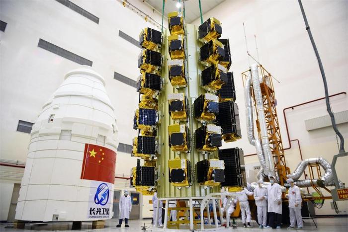 长光卫星“一箭41星”星箭对接现场。2023年6月15日,“一箭41星”发射成功。受访者供图