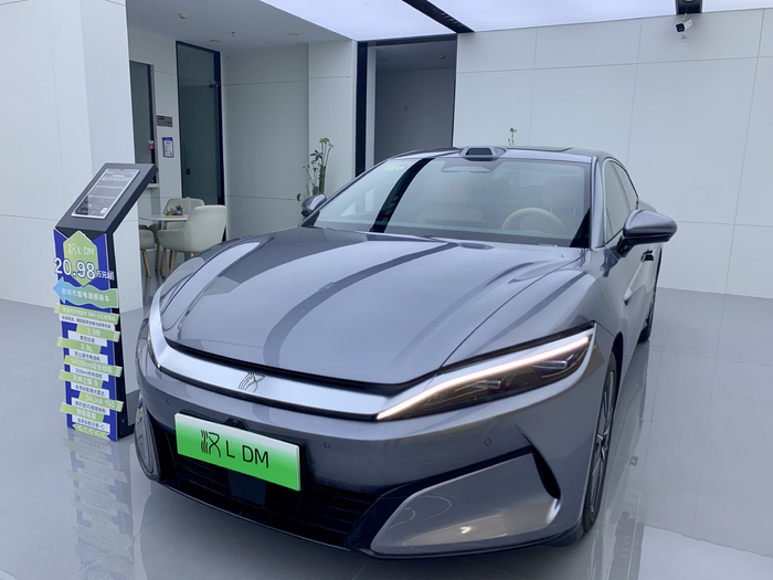 北京一家比亚迪王朝网4S店的促销。新京报贝壳财经记者张冰 摄