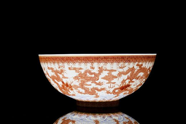   卢建德制作的九龙薄胎碗。受访者供图