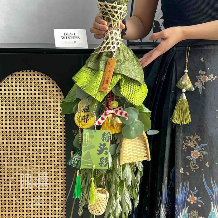 花店刚制作的艾草花束。