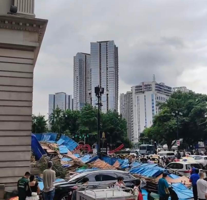 事发重庆渝中区较场口。