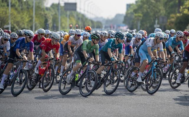 环仙女湖公路自行车邀请赛资料图。新余市融媒体中心 提供