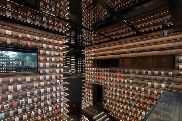 规划效果图+实拍图。