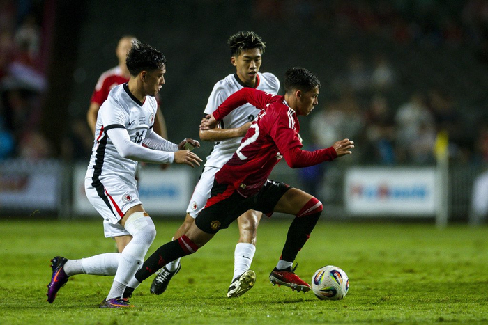 曼联击败中国香港队。