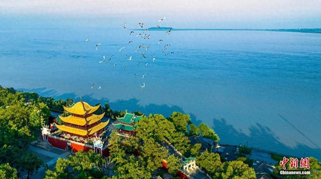 洞庭天下水，岳阳天下楼。李敏 摄