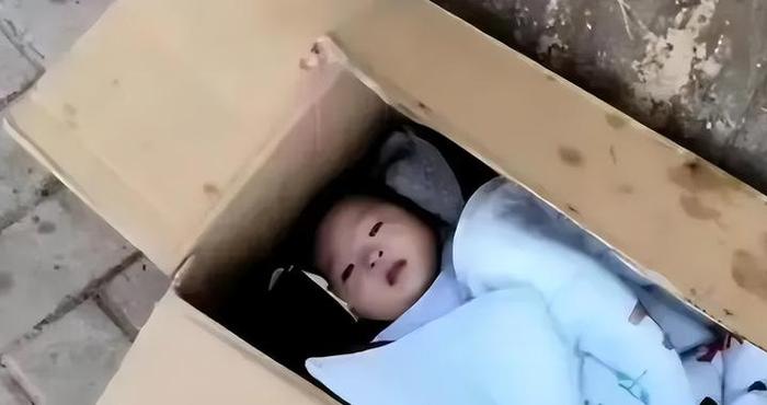 养母讨饭养大我,20年后成了大领导,结婚时岳父看到养母突然变了脸