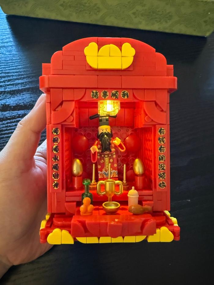 肖财神耗时四小时完成拼装，祝愿众人顺遂无忧
