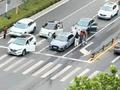 十字路口三个苏C围攻一个苏B，什么情况？