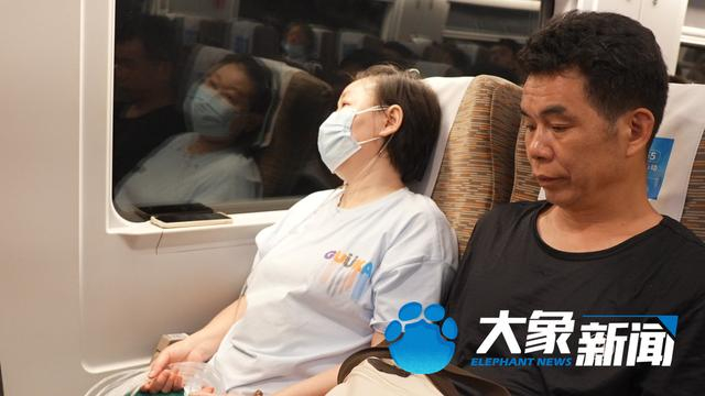 李忠美夫妇奔波在维权路上