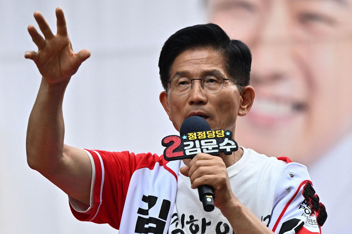 ▲当地时间2025年6月1日，韩国国民力量党总统候选人金文洙在竞选活动中发表讲话。图据视觉中国