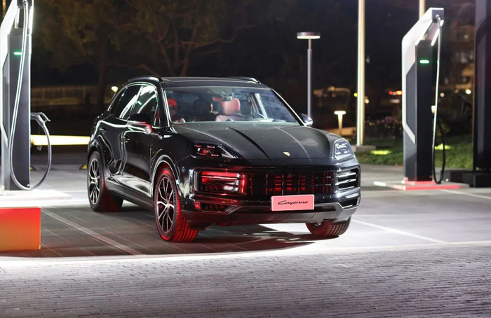 上海浦东保时捷中心展示的保时捷卡宴cayenne SUV。资料图据视觉中国