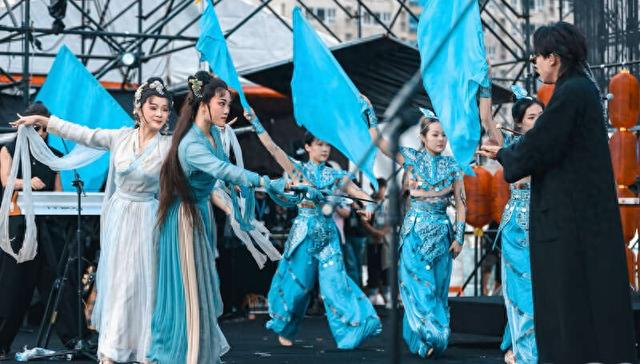 浙江省嵊州市音乐节吸引上万名年轻人共赴嵊州之旅。 主办方供图