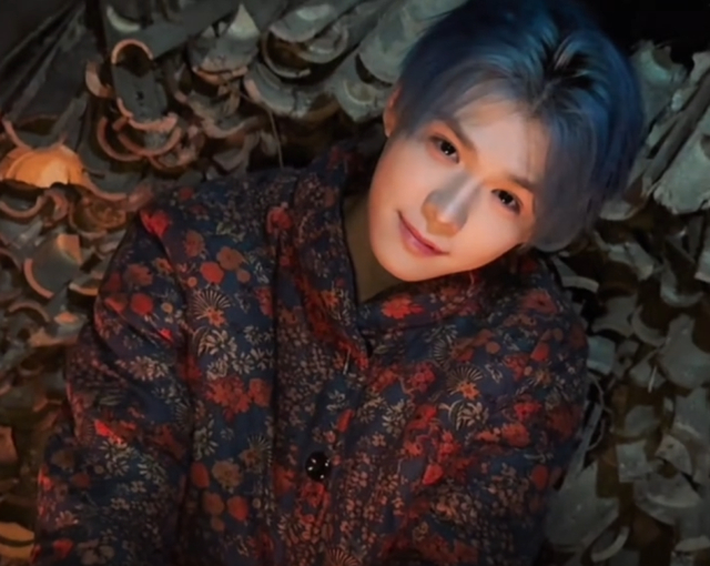 网红何秋亊，图片源自其社交账号。