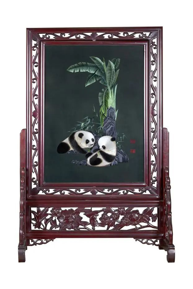 听劝,宠粉 蜀绣大师彭世平把非遗绣出圈