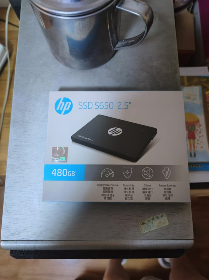 啄木鸟家庭维修为江先生更换的硬盘包装。受访者供图