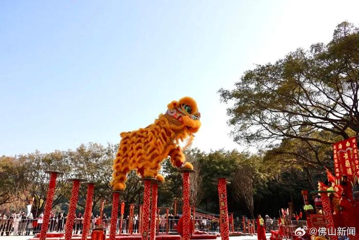 你踩过的荆棘都在偷偷长成登云梯，今天也要让汗水折射出彩虹，早安，加油！