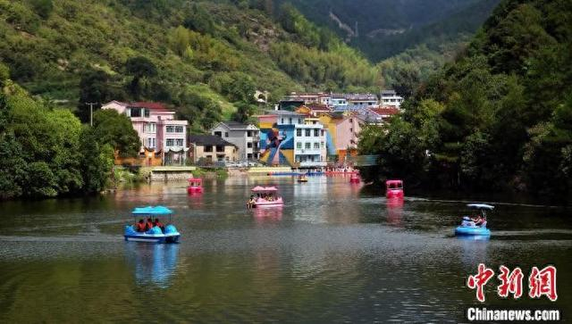 溶江乡新西坑村一景。 张志忠 摄