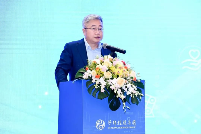 蔡政元于华邦控股集团任职照片