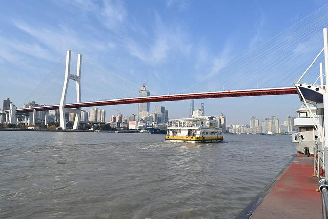 当代上海轮渡。视觉中国 图