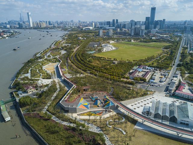 2018年，鳗鲡嘴滨江绿地儿童乐园。视觉中国 图