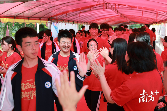 考前两小时,阳东一中在忙什么?