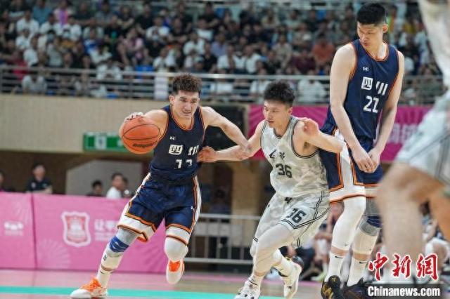 图为辽宁队与四川队比赛现场。陈冠言 摄