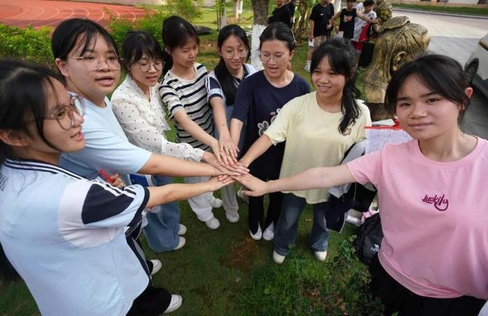 这些高考送考名场面，满满都是仪式感