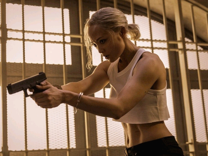 庞·克莱门捷夫饰演的帕丽斯。