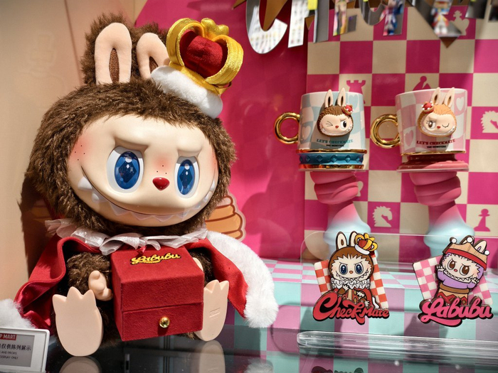 2025年6月10日，广州，泡泡玛特旗下Labubu系列产品受追捧。