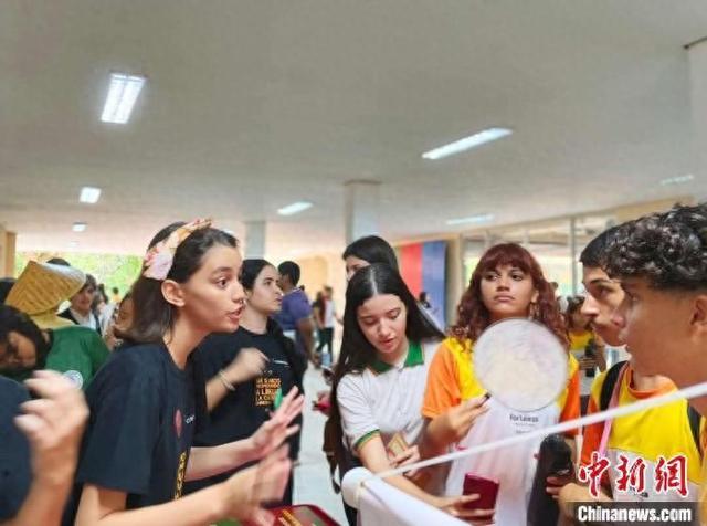 职业博览会孔院展台现场。孔院供图