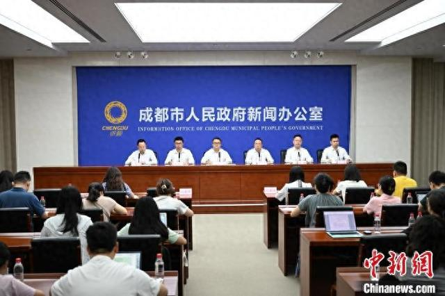 新闻发布会现场。记者张浪 摄