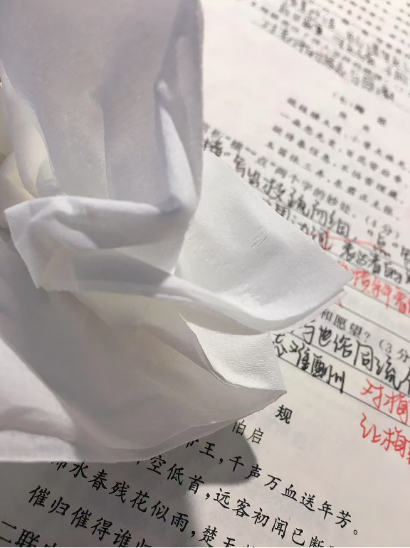 刚刚，青岛中考作文题目出炉！同学们奔出考场，不约而同说了两个字…__财经头条__新浪财经