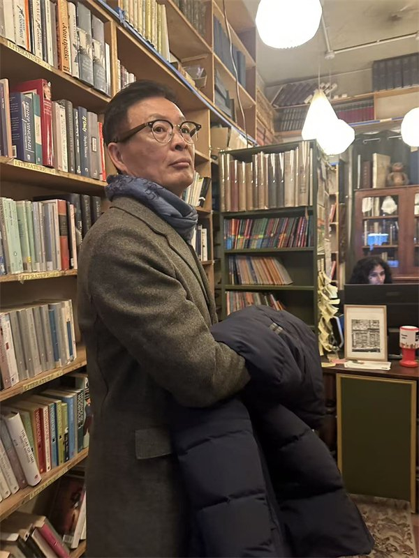 麦家在“扶手椅”书店