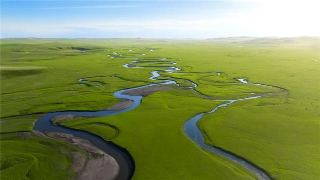 克鲁伦河以其博大的胸怀滋润着茫茫草原。（资料图）