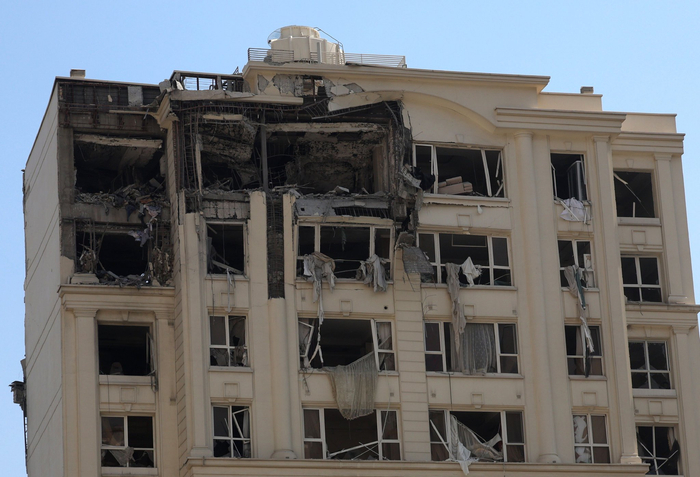 当地时间2025年6月13日，伊朗德黑兰，以色列发动空袭，建筑严重受损。图/IC photo 