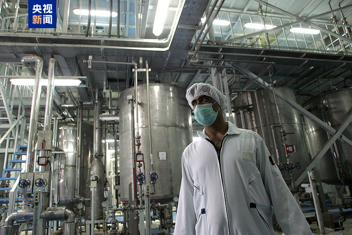 △当地时间13日凌晨，伊朗纳坦兹核设施遭受以军打击