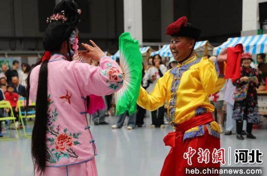 图为活动现场。 曹建雄 摄